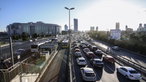 İstanbul'da haftanın ilk iş günü yoğun trafikle başladı