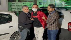 İzmir'de tartıştığı kişiyi bıçakla yaralayan şüpheli yakalandı