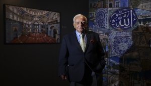 İzzet Keribar'ın "Miras: İstanbul'da Osmanlı Mimarisi ve Çini Sanatı" sergisi açıldı