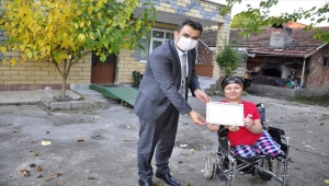 Karabük'te bedensel engelli kadın okuma azmiyle engel tanımadı