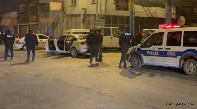 Kayseri'de "dur" ihtarına uymayan otomobilde el bombası çıktı