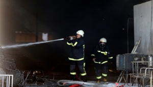 Kayseri OSB'de çıkan yangın: 2 fabrikada hasar oluştu