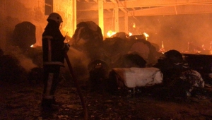 Kayseri OSB'de kağıt fabrikasında çıkan yangın söndürüldü