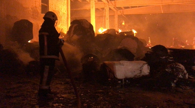 Kayseri OSB'de kağıt fabrikasında çıkan yangın söndürüldü