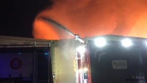 Kayseri OSB'de kağıt fabrikasında çıkan yangın (Videolu Haber)