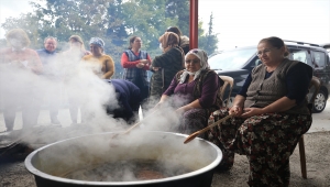 Kırklareli'nde köylü kadınlara "bulama" yapımı anlatıldı