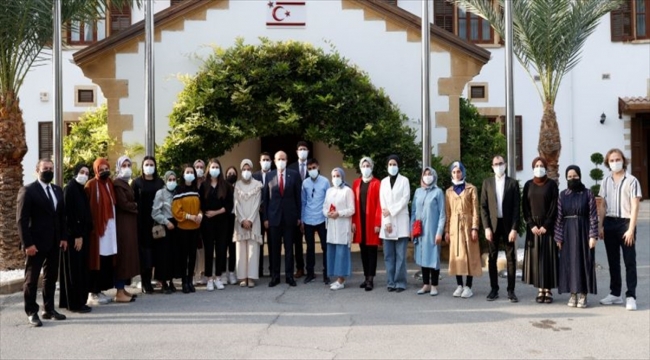 KKTC Cumhurbaşkanı Tatar, Genç Diplomasi Akademisi'ni kabul etti