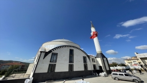 Kocaeli'de inşa edilen Adalet Camisi ibadete açıldı