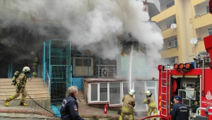 Maltepe'de bir markette çıkan yangın söndürüldü
