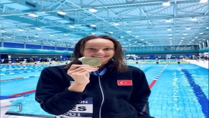 Milli yüzücü Viktoria Zeynep Güneş'ten altın madalya