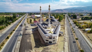 Muş'ta Osmanlı ve Selçuklu mimarisiyle 3 bin 700 kişilik cami inşa edildi