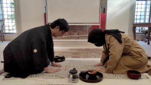 Müslüman Japon akademisyen çay seremonisi ile sabır demliyor