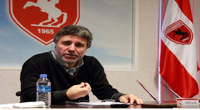 Samsunspor'un efsane futbolcusu ve eski başkanı Emin Kar, son yolculuğuna uğurlandı
