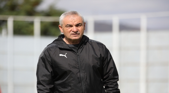 Sivasspor Teknik Direktörü Rıza Çalımbay'dan hakemlere uyarı: