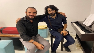 Suriyeli müzisyenler, Azez'de halkın sesi oluyor