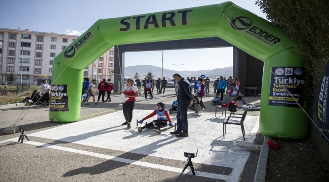 Tekerlekli Kızak Türkiye Şampiyonası yarışları Erzurum'da devam ediyor