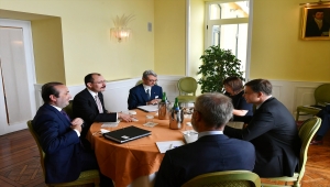 Ticaret Bakanı Muş, G20 toplantısı öncesinde ikili görüşmelerde bulundu