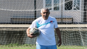 Trabzonlu 72 yaşındaki amatör futbolcu, salgın sürecinde ara verdiği futbola geri döndü