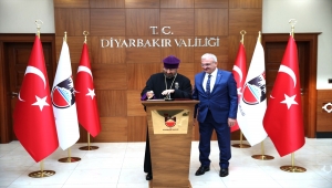 Türkiye Ermenileri Patriği Sahak Maşalyan'dan Diyarbakır Valisi Karaloğlu'na ziyaret