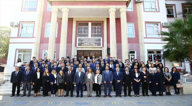 Türkiye'nin Bakü Büyükelçisi Bağcı, Bakü Türk Eğitim Kurumu öğretmenleriyle bir araya geldi