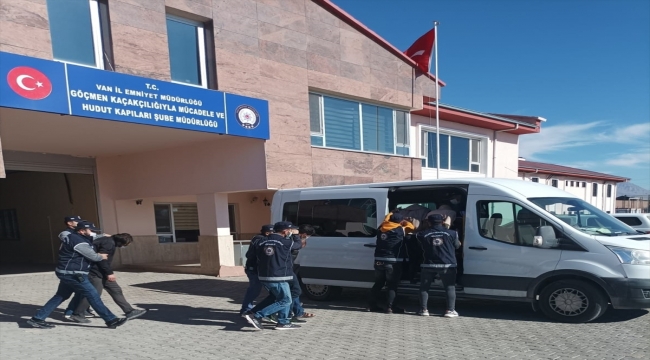 Van'da göçmen kaçakçılığı yaptıkları iddiasıyla 18 şüpheli hakkında işlem yapıldı