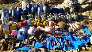 Van'da teröristlerin kullandığı mağarada çok sayıda yaşam malzemesi ele geçirildi