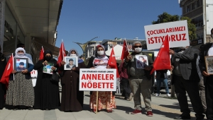 Vanlı aileler çocuklarına kavuşmak için HDP önündeki eylemlerini sürdürdü