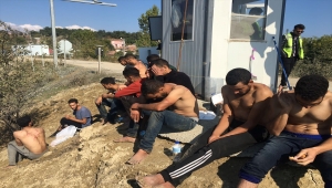 Yunan askerlerince darbedildikleri öne sürülen düzensiz göçmenler Edirne'de tedavi edildi