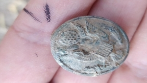 Zerzevan Kalesi'nde bulunan rozet merak uyandırdı