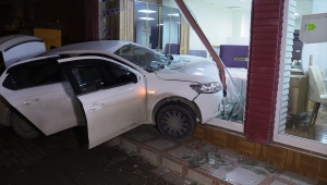 Adana'da "dur" ihtarına uymayan şüpheli kaza yapınca yakalandı