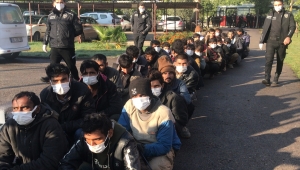 Adana'da yakalanan 120 düzensiz göçmen sınır dışı edilecek