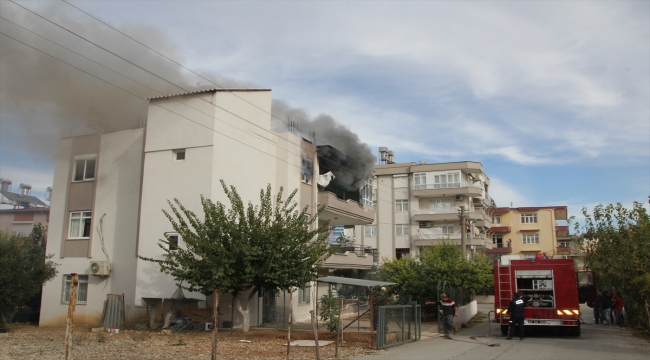 Antalya'da yangın çıkan ev kullanılamaz hale geldi