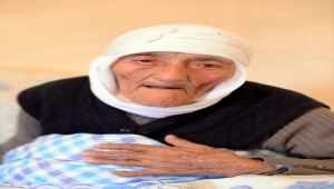 Ardahan'ın "Gülbeyaz ninesi" 108 yaşında çipli kimliğini aldı 