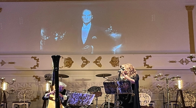 Arp virtüözü Çağatay Akyol ve sanatçı Serenad Bağcan Atatürk'ü sevdiği şarkılarla andı