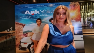 "Aşk Yolunda: Bizimkisi Bir Aşk Hikayesi" yarın vizyona girecek