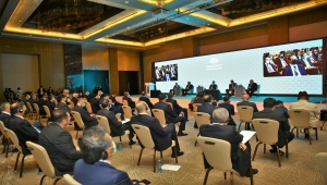 Azerbaycan'da ünlü şair Gencevi'nin doğumunun 880. yıl dönümü dolayısıyla forum düzenlendi