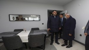 Bakan Kurum, İzmir'de depremzedeler için yapılan konutları inceledi: