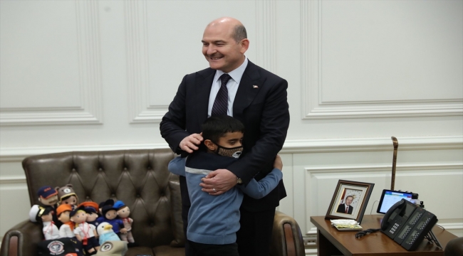 Bakan Soylu, şehit Ahmet Budak'ın ailesini kabul etti