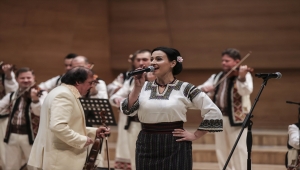 Başkentte Moldova Ulusal Halk Müziği Orkestrası Lautari'den konser