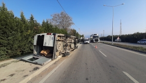 Bursa'da minibüs ile ticari aracın çarpıştığı trafik kazasında 7 kişi yaralandı