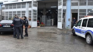 Bursa'da üzerine plastik enjeksiyon makinesi devrilen işçi öldü