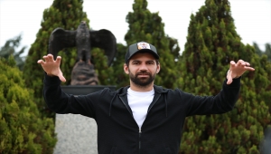 Çaykur Rizesporlu Selim Ay hem savunmaya hem de hücuma katkı sağlıyor: