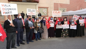 Diyarbakır annelerinin oturma eylemine iki aile daha katıldı