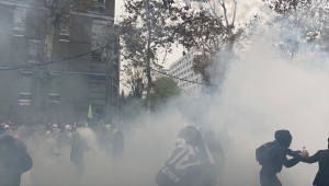 Fransa'da sarı yeleklilerin gösterilerinin 3. yılında şiddet olayları yaşandı