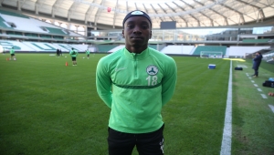 Giresunsporlu Diabate'den taraftarlara ligde kalma sözü: