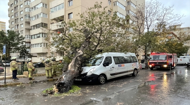 GÜNCELLEME 2 - İstanbul'da fırtına etkili olmaya devam ediyor