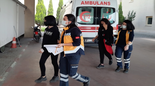 GÜNCELLEME - Manisa'da 76 öğrenci zehirlenme şüphesiyle hastaneye kaldırıldı