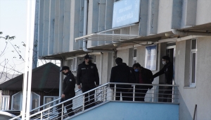 GÜNCELLEME - Ordu'da boşanmak isteyen kadına, eşinin aracıyla çarptığı anlar güvenlik kamerasına yansıdı