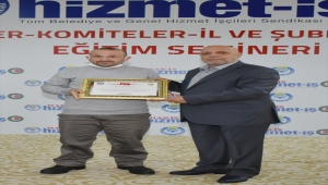 Hak-İş'ten 500 bin lira bulunan çantayı polise teslim eden işçiye teşekkür belgesi