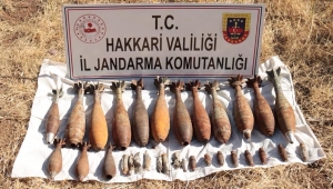 Hakkari'de kayalık alanlara gizlenmiş mühimmat ele geçirildi 